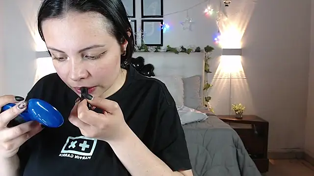 Megan 05  online show from March 21, 2026, 6:55 pm