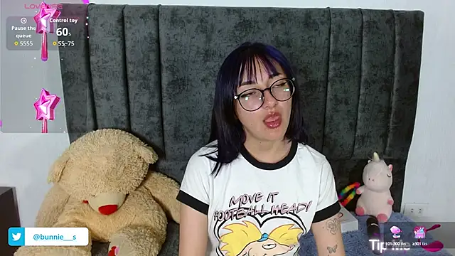 Snapshot of Littlee_Bunny_ chatting on October 2, 2025, 10:33 am Littlee Bunny online show from October 2, 2025, 10:33 am