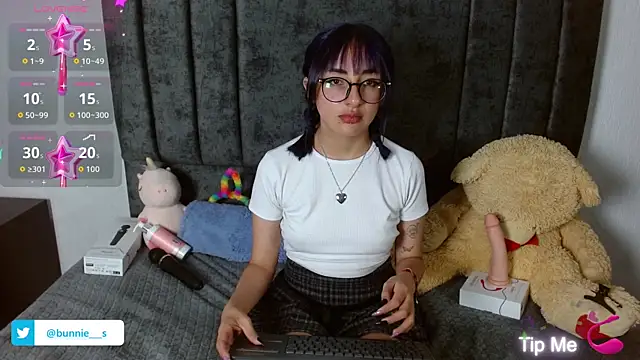 Snapshot of Littlee_Bunny_ chatting on October 7, 2025, 10:56 am Littlee Bunny online show from October 7, 2025, 10:56 am