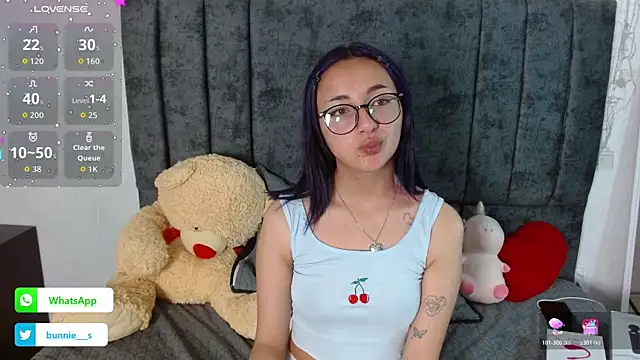 Snapshot of Littlee_Bunny_ chatting on November 8, 2025, 11:10 am Littlee Bunny online show from November 8, 2025, 11:10 am