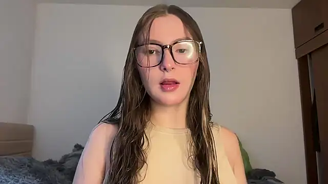 velvet  moon online show from June 3, 2026, 5:51 pm