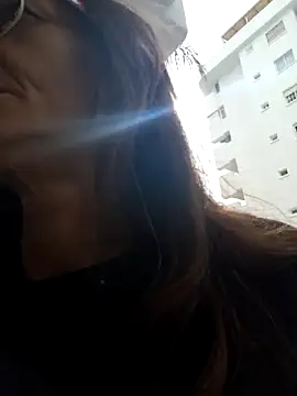 Eimikuro11 online show from October 28, 2025, 10:41 am