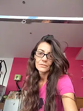 Eimikuro11 online show from October 31, 2025, 11:22 am