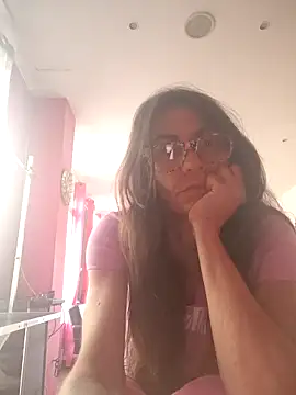 Eimikuro11 online show from November 12, 2025, 11:10 am