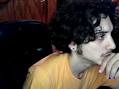 Snapshot of GroovyBlossom chatting on November 24, 2025, 5:40 am GroovyBlossom online show from November 24, 2025, 5:40 am