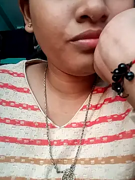 Snapshot of Snehabeauti chatting on November 11, 2025, 11:21 am Snehabeauti online show from November 11, 2025, 11:21 am