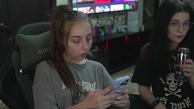 lis silver online show from October 14, 2025, 3:35 pm