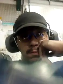 safadinhoo007 online show from November 15, 2025, 2:20 am