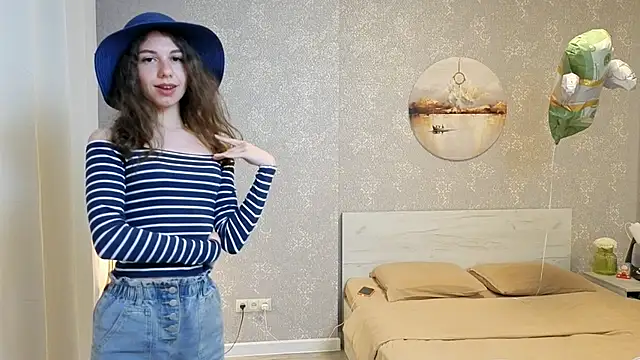 KellyShines online show from June 11, 2026, 12:32 am