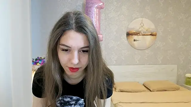 KellyShines online show from June 18, 2026, 9:25 am