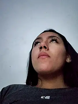 Megara 25 online show from November 17, 2025, 2:06 am