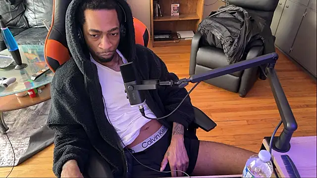 Snapshot of KasanovaFrankenstein chatting on March 1, 2026, 5:26 pm KasanovaFrankenstein online show from March 1, 2026, 5:26 pm