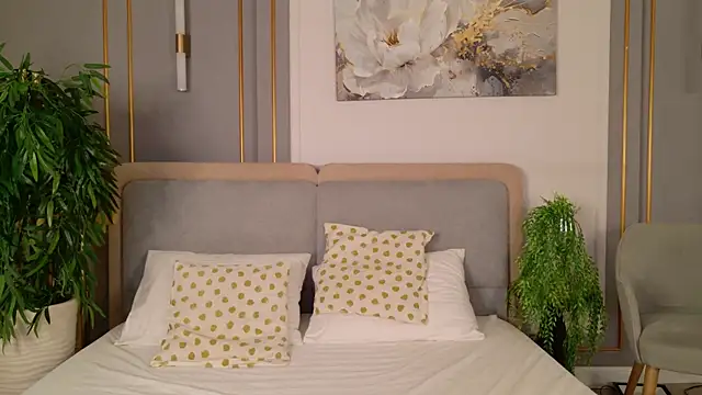AdoraCortes online show from July 18, 2026, 5:11 am