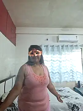 Snapshot of SIMIHOT chatting on October 8, 2025, 9:51 am SIMIHOT online show from October 8, 2025, 9:51 am