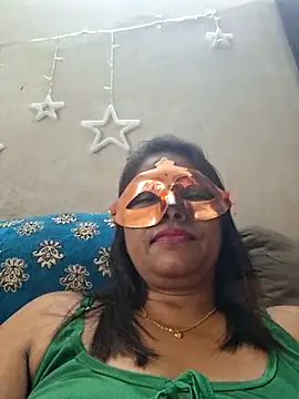 Snapshot of SIMIHOT chatting on October 9, 2025, 8:45 am SIMIHOT online show from October 9, 2025, 8:45 am