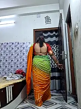 Snapshot of SIMIHOT chatting on November 10, 2025, 8:46 am SIMIHOT online show from November 10, 2025, 8:46 am