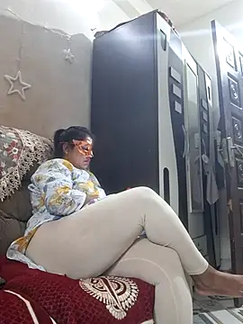 Snapshot of SIMIHOT chatting on November 11, 2025, 10:04 am SIMIHOT online show from November 11, 2025, 10:04 am