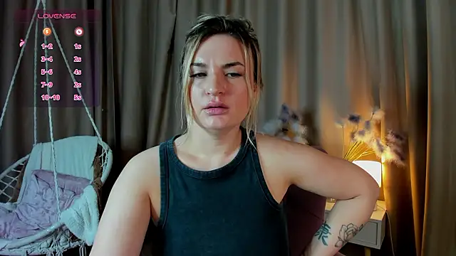 Snapshot of Marie_Ellie chatting on March 24, 2026, 2:05 am Marie Ellie online show from March 24, 2026, 2:05 am