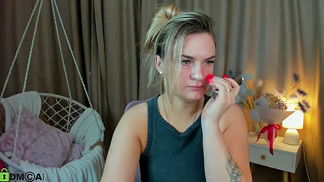 Snapshot of Marie_Ellie chatting on April 2, 2026, 1:58 am Marie Ellie online show from April 2, 2026, 1:58 am