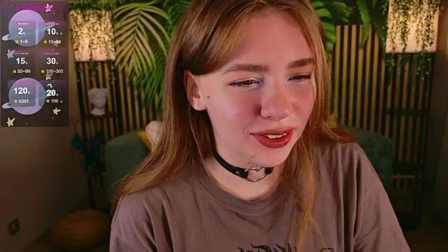 Moon  Bunny online show from September 18, 2025, 3:25 pm