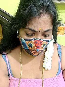 Snapshot of Tamil_Mithra chatting on April 23, 2026, 6:32 pm Tamil Mithra online show from April 23, 2026, 6:32 pm
