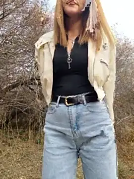 Snapshot of YOOUR_EVAA chatting on October 26, 2025, 9:26 am YOOUR EVAA online show from October 26, 2025, 9:26 am