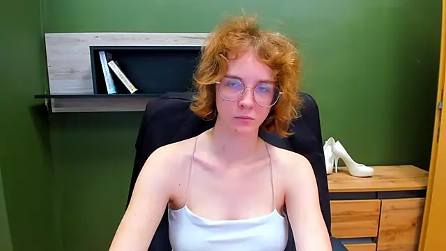 Snapshot of juicyPenny chatting on September 9, 2025, 6:35 am juicyPenny online show from September 9, 2025, 6:35 am