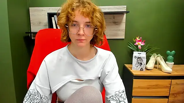 Snapshot of juicyPenny chatting on September 17, 2025, 6:26 am juicyPenny online show from September 17, 2025, 6:26 am