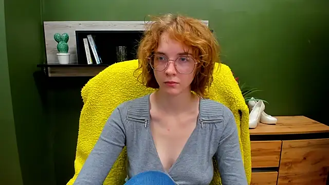 Snapshot of juicyPenny chatting on September 24, 2025, 6:28 am juicyPenny online show from September 24, 2025, 6:28 am