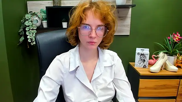 Snapshot of juicyPenny chatting on October 13, 2025, 6:24 am juicyPenny online show from October 13, 2025, 6:24 am