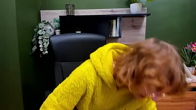 Snapshot of juicyPenny chatting on October 17, 2025, 5:32 am juicyPenny online show from October 17, 2025, 5:32 am