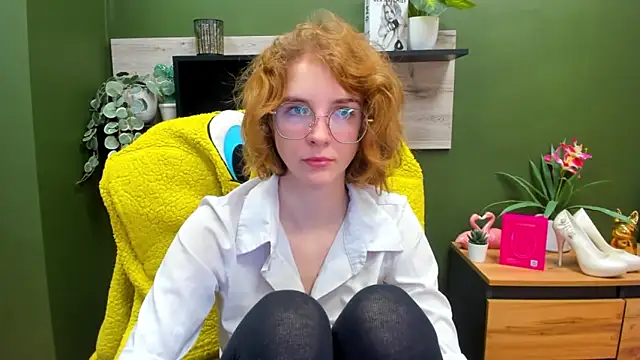 Snapshot of juicyPenny chatting on October 24, 2025, 6:21 am juicyPenny online show from October 24, 2025, 6:21 am