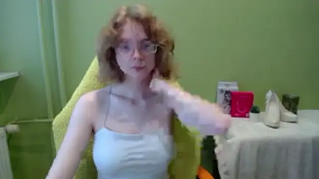 Snapshot of juicyPenny chatting on November 17, 2025, 7:36 am juicyPenny online show from November 17, 2025, 7:36 am