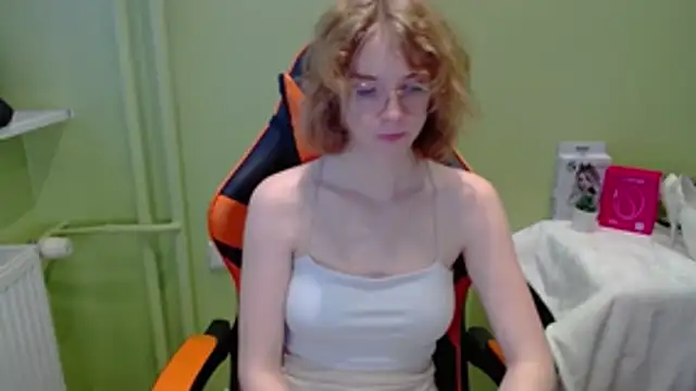 Snapshot of juicyPenny chatting on November 19, 2025, 7:30 am juicyPenny online show from November 19, 2025, 7:30 am