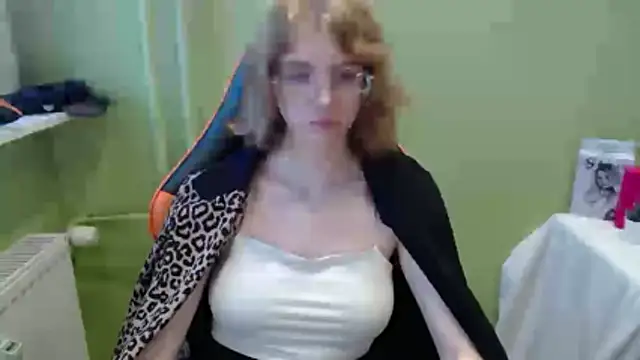 Snapshot of juicyPenny chatting on November 26, 2025, 7:31 am juicyPenny online show from November 26, 2025, 7:31 am