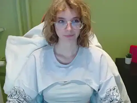 Snapshot of juicyPenny chatting on December 4, 2025, 7:39 am juicyPenny online show from December 4, 2025, 7:39 am