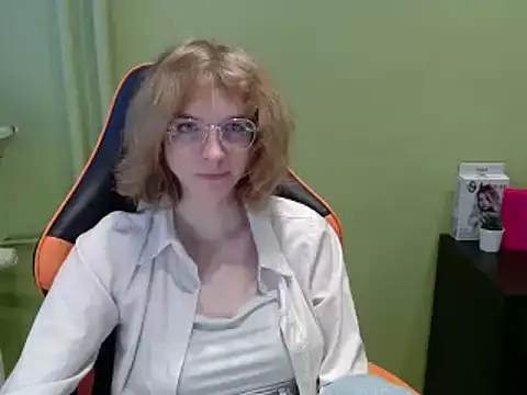 Snapshot of juicyPenny chatting on December 5, 2025, 9:51 am juicyPenny online show from December 5, 2025, 9:51 am