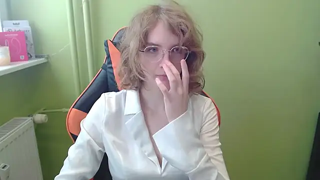 Snapshot of juicyPenny chatting on January 6, 2026, 9:02 am juicyPenny online show from January 6, 2026, 9:02 am