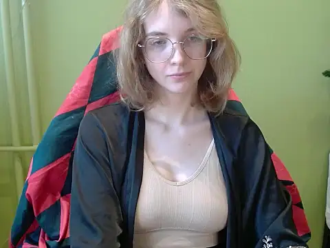 Snapshot of juicyPenny chatting on February 3, 2026, 7:35 am juicyPenny online show from February 3, 2026, 7:35 am