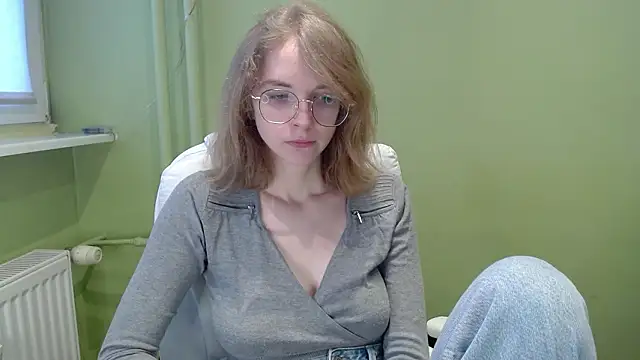 Snapshot of juicyPenny chatting on February 13, 2026, 7:37 am juicyPenny online show from February 13, 2026, 7:37 am