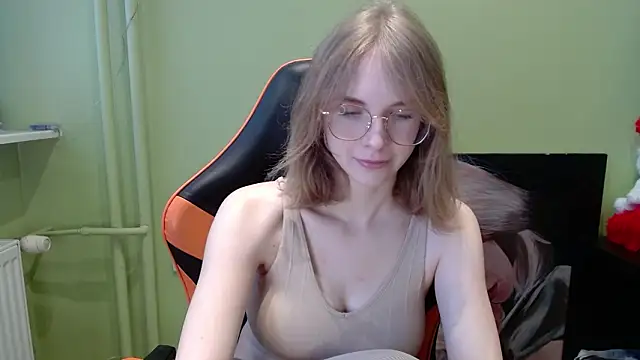 Snapshot of juicyPenny chatting on February 22, 2026, 8:35 am juicyPenny online show from February 22, 2026, 8:35 am