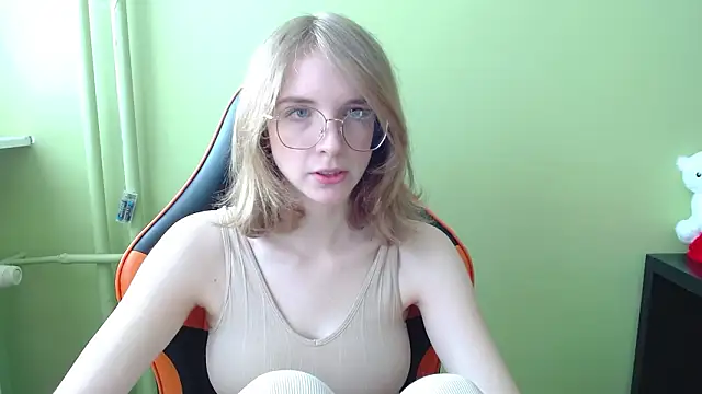 Snapshot of juicyPenny chatting on March 3, 2026, 7:25 am juicyPenny online show from March 3, 2026, 7:25 am