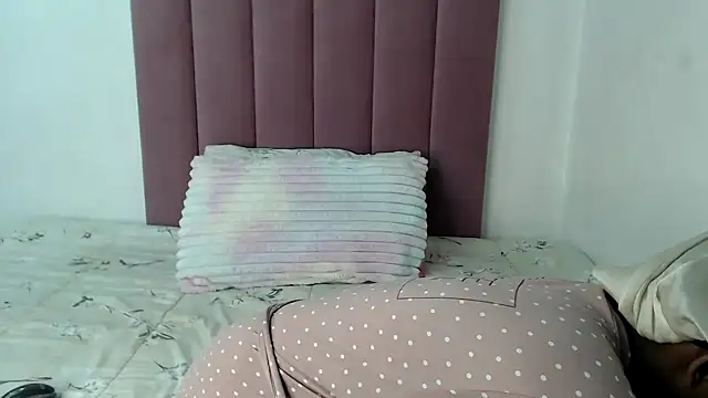 Snapshot of Abby_108 chatting on October 10, 2025, 7:02 pm Abby 108 online show from October 10, 2025, 7:02 pm