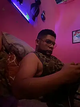 Snapshot of RandalHot chatting on October 21, 2025, 3:46 pm RandalHot online show from October 21, 2025, 3:46 pm