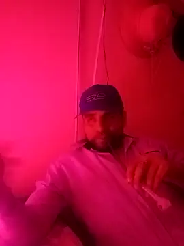 Snapshot of RandalHot chatting on November 25, 2025, 3:28 am RandalHot online show from November 25, 2025, 3:28 am