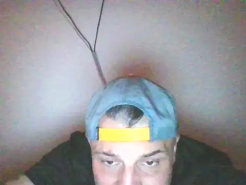 radeczek001 online show from May 13, 2026, 11:33 pm