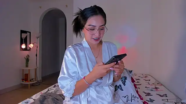 Snapshot of latingabby chatting on September 15, 2025, 8:42 pm latingabby online show from September 15, 2025, 8:42 pm