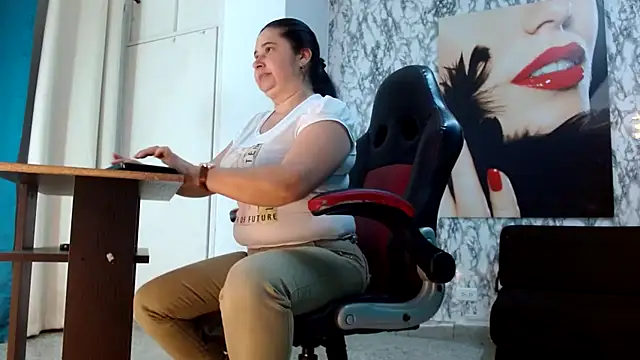 mariani smith online show from October 5, 2025, 11:41 am