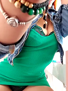 Snapshot of sandy_y chatting on October 11, 2025, 3:54 pm sandy y online show from October 11, 2025, 3:54 pm