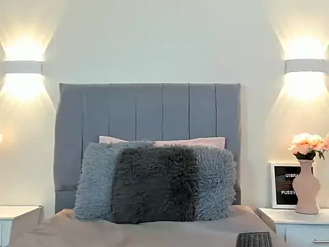 Snapshot of Emiily_cooper_x chatting on October 4, 2025, 1:42 pm Emiily cooper x online show from October 4, 2025, 1:42 pm